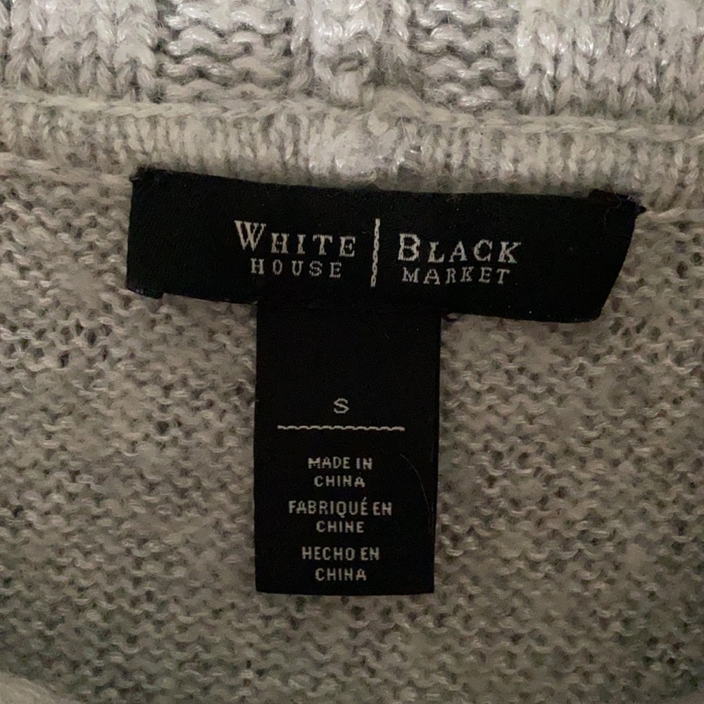 Short Sleeve Sweater With Functioning Pockets! - image 2